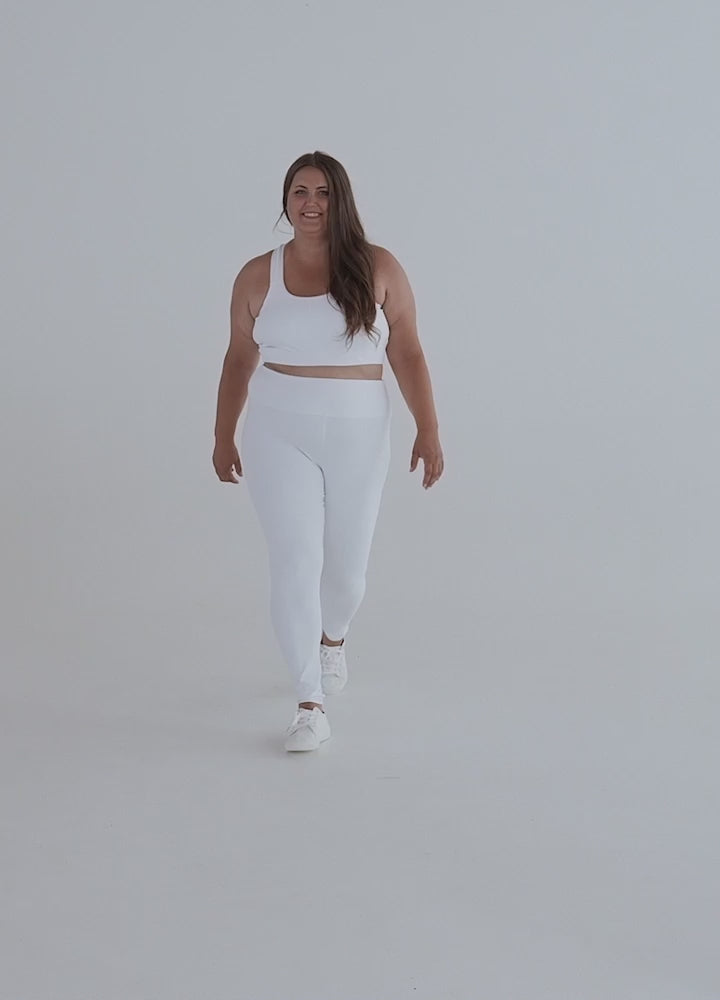 All-Over Print Plus Size Leggings.mp4